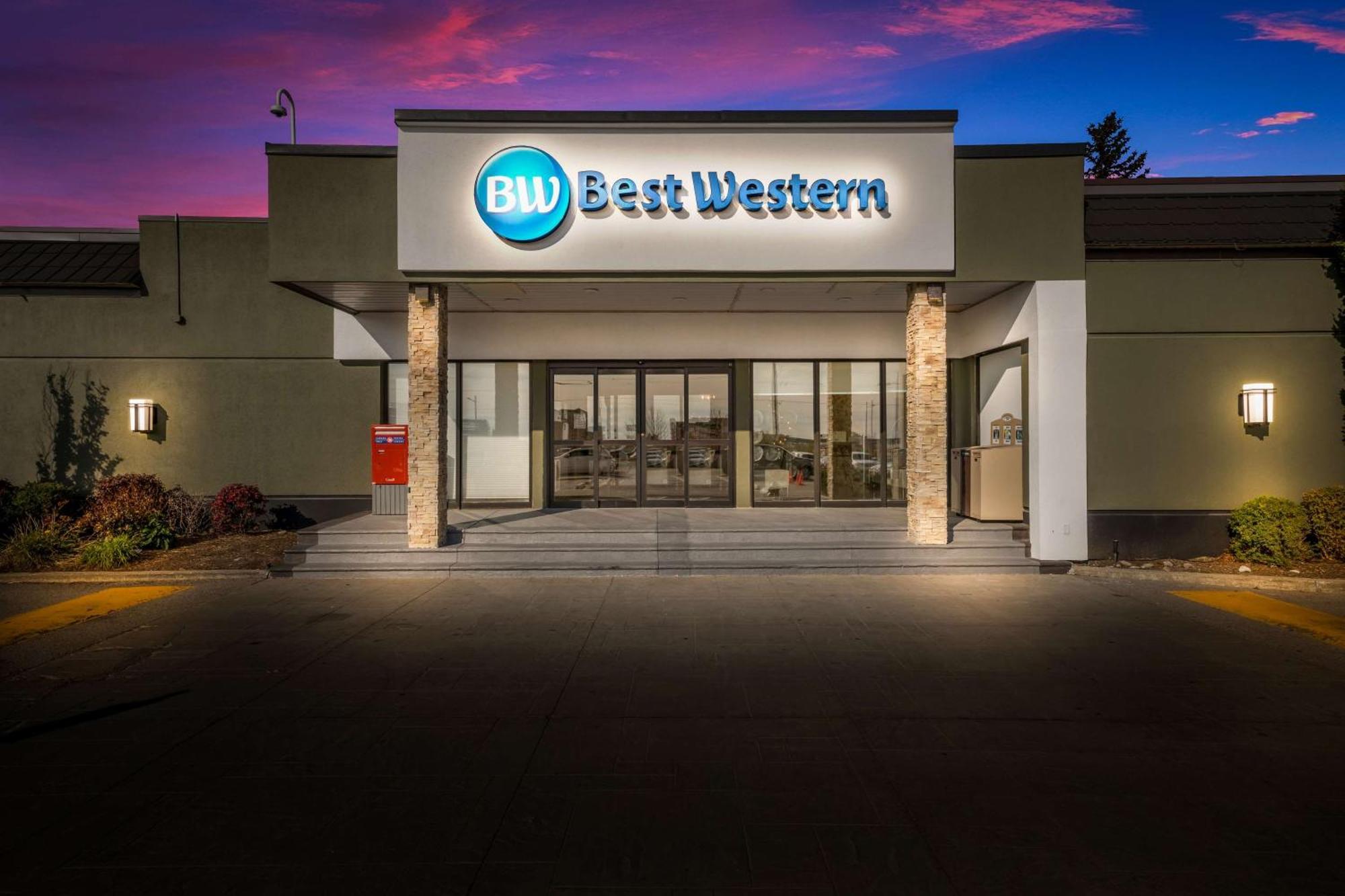 Best Western Parkway Hotel Toronto North Richmond Hill Exterior photo